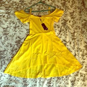 Yellow summer dress ☀️